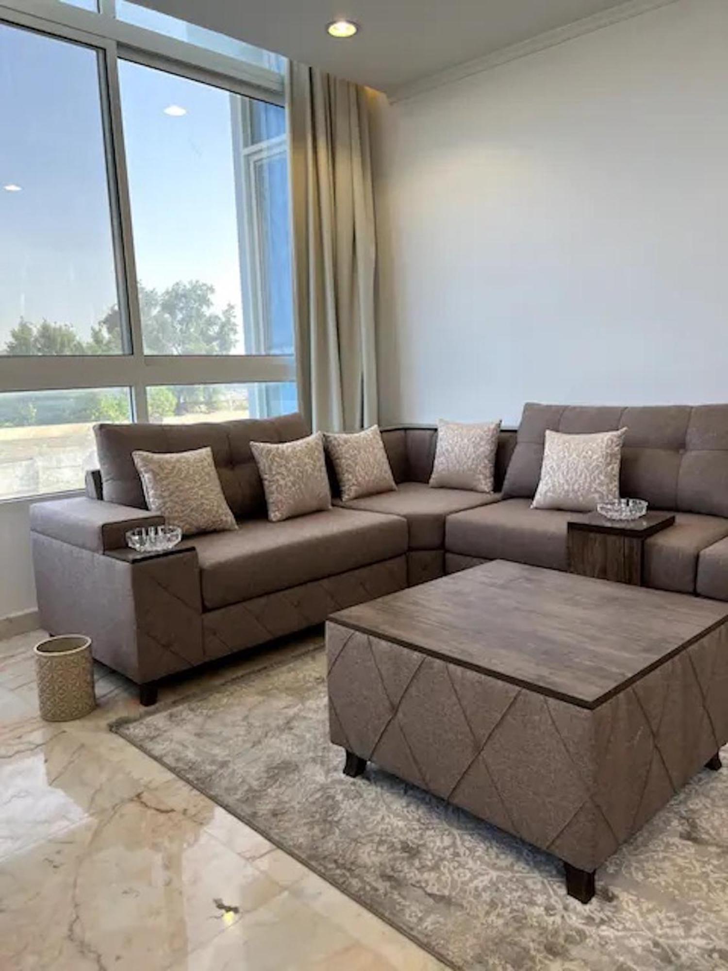 Pangsapuri Luxurious Partial Sea View
